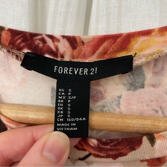 🌈5/$25 BUNDLE! Forever 21 floral bodycon dress - Picture 2 of 2